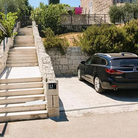 Mira Apartament Splitska