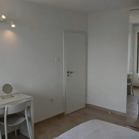 Mira Apartment *